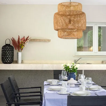 Dom wakacyjny Beautiful In Naklice With Kitchen